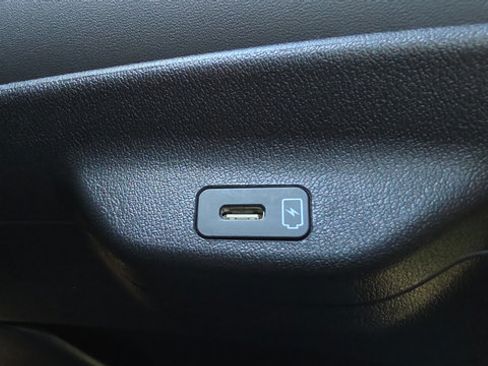 Used 2025 Kia EV6 GT-Line AWD/4WD image 32