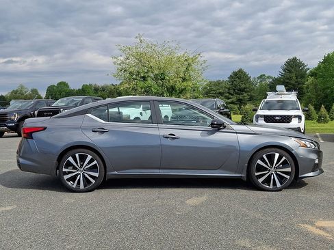 Used 2021 Nissan Altima 2.5 SR w/ SR Premium Package FWD image 7