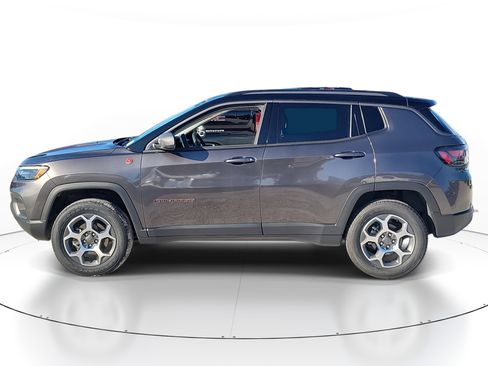 Used 2022 Jeep Compass Trailhawk w/ Trailhawk Elite Group image 3