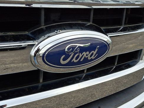 Used 2016 Ford F150 XLT AWD/4WD image 3