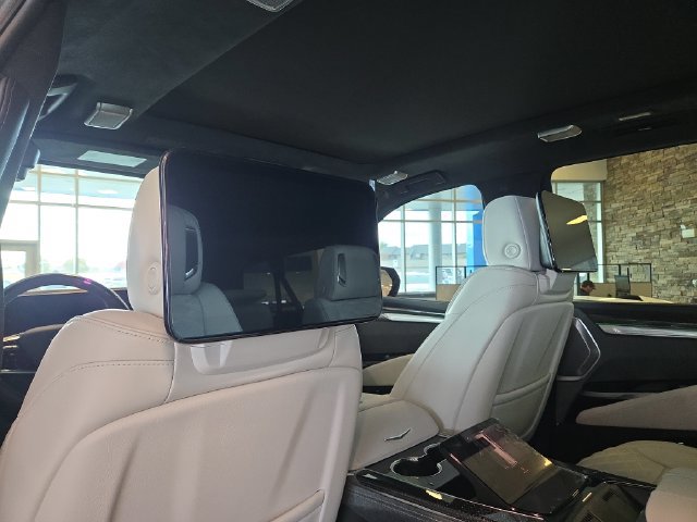 Used 2025 Cadillac Escalade ESV V AWD/4WD image 29