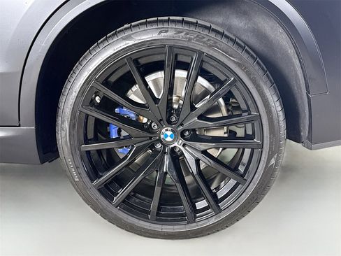 Used 2025 BMW X5 M60i w/ Climate Comfort Package image 33