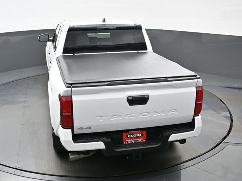 Used 2025 Toyota Tacoma SR5 AWD/4WD image 39