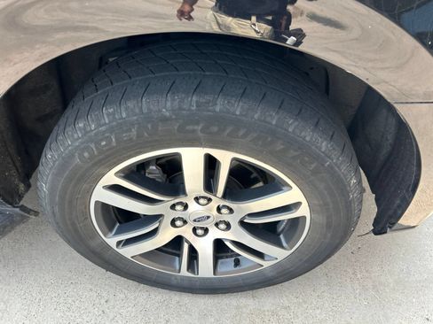 Used 2024 Ford Expedition Limited RWD image 6