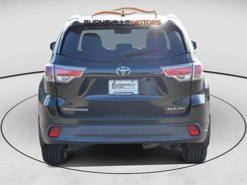 Used 2015 Toyota Highlander XLE image 6