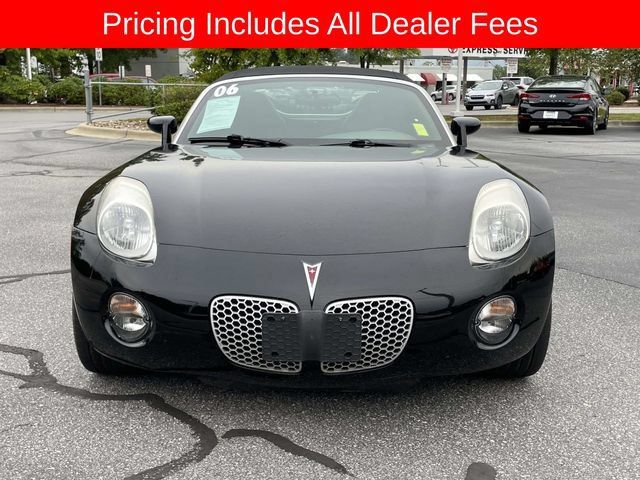 Used 2006 Pontiac Solstice Convertible w/ Premium Package RWD image 8