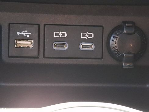 Used 2023 Toyota Highlander XLE FWD image 25