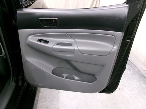 Used 2012 Toyota Tacoma 4x4 Double Cab w/ SR5 Pkg image 30