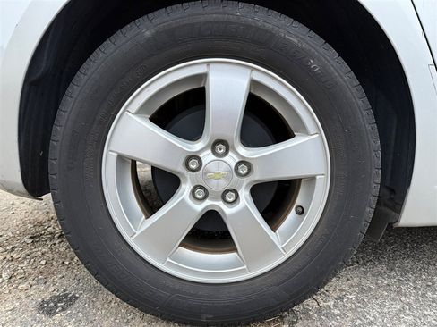 Used 2014 Chevrolet Cruze LT image 31