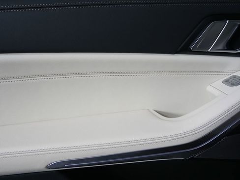 Used 2026 BMW X7 xDrive40i image 13