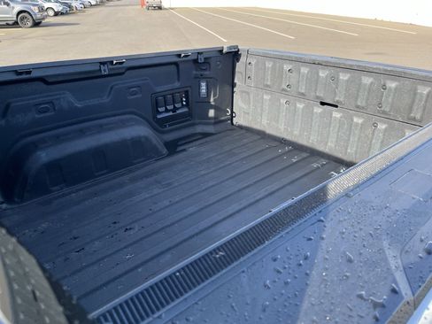 Used 2024 GMC Sierra EV Denali image 9