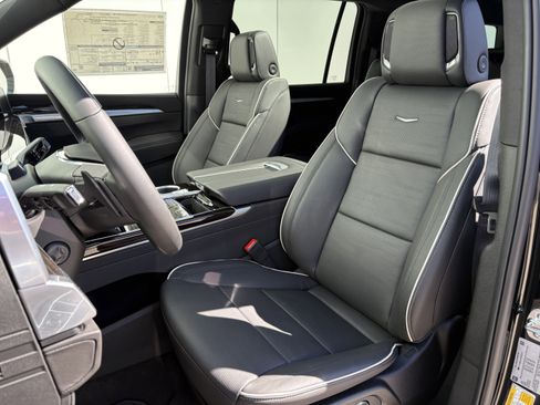 New 2026 Cadillac Escalade ESV Luxury image 12