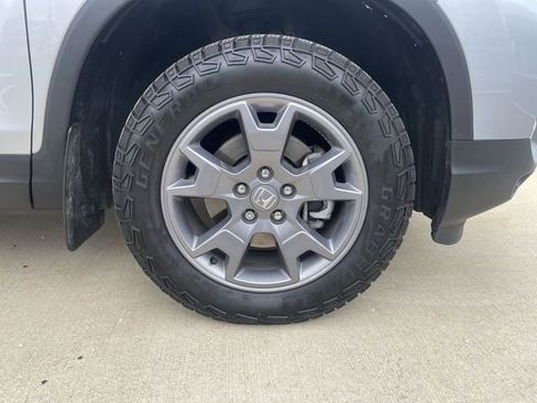 Used 2025 Honda Passport TrailSport image 43