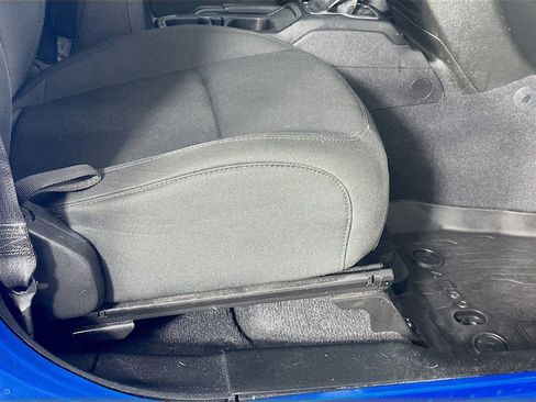 Used 2021 Jeep Gladiator Sport image 23