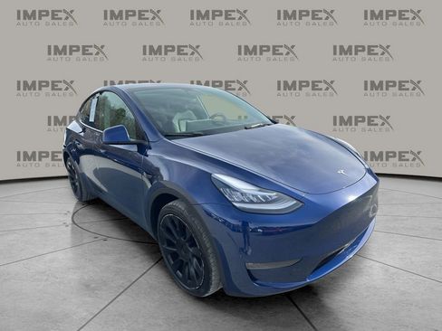 Used 2021 Tesla Model Y Long Range image 7