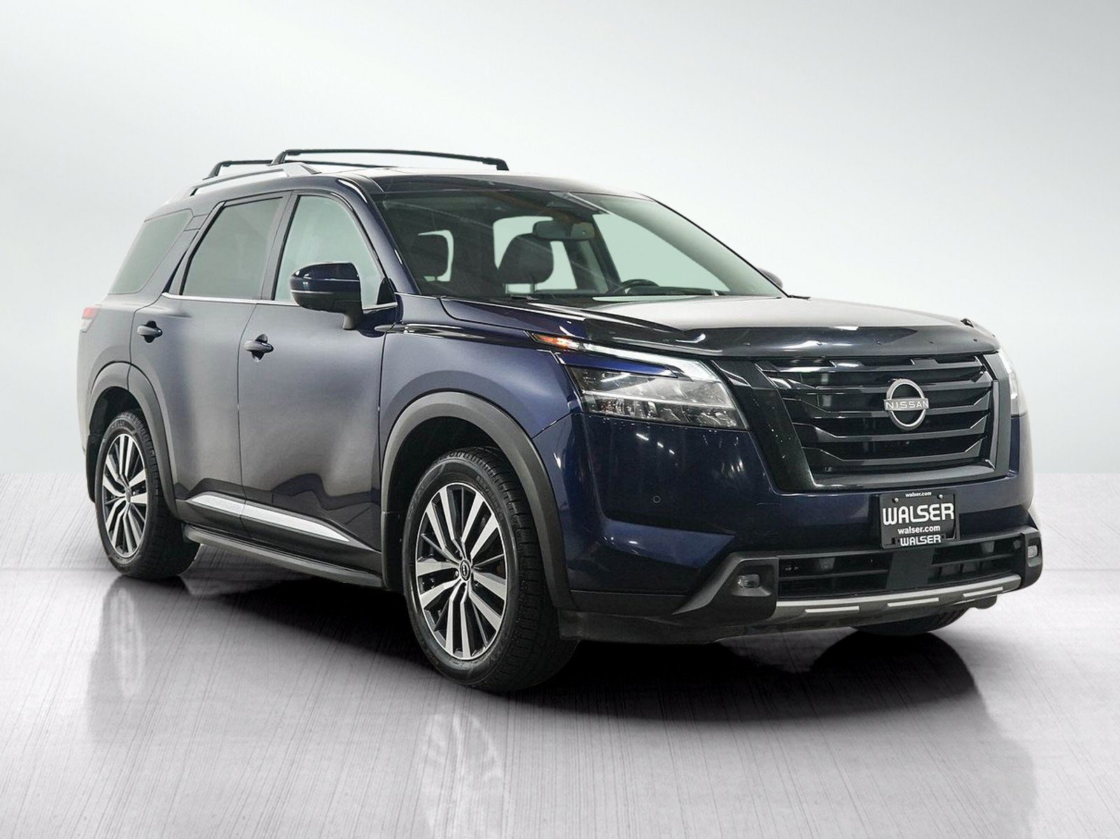 Used 2022 Nissan Pathfinder Platinum AWD/4WD image 7