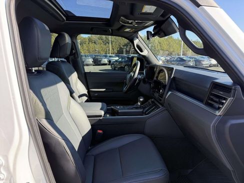 Used 2024 Lexus GX 550 image 14