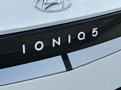 Used 2024 Hyundai Ioniq 5 SEL RWD image 27