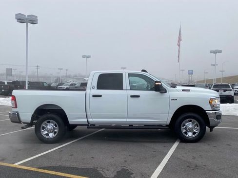 Used 2024 RAM 3500 Tradesman w/ Chrome Appearance Group AWD/4WD image 6