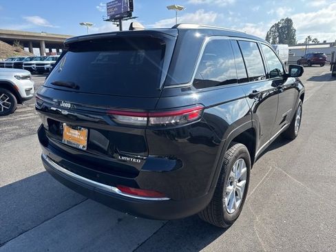 Certified 2023 Jeep Grand Cherokee Limited image 6