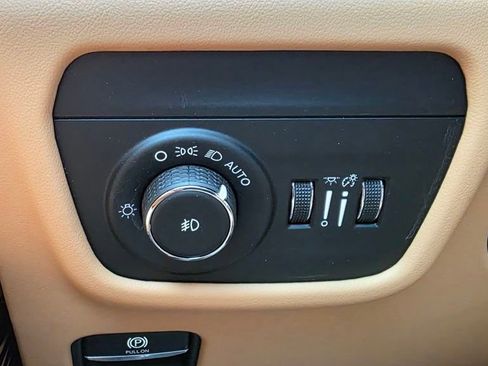 Used 2024 Jeep Grand Cherokee L Summit image 34