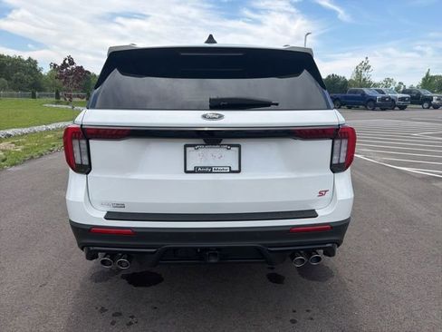 Used 2025 Ford Explorer ST AWD/4WD image 9
