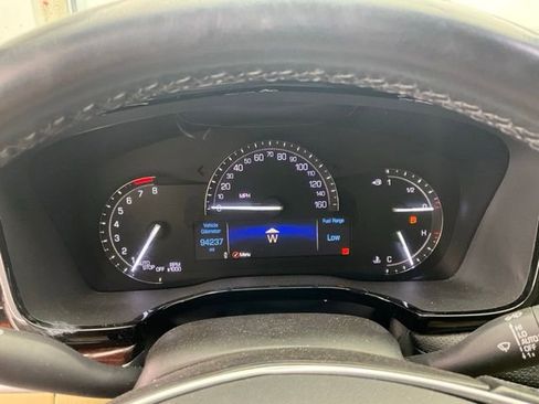 Used 2018 Cadillac XT5 Luxury w/ Driver Awareness Package image 10