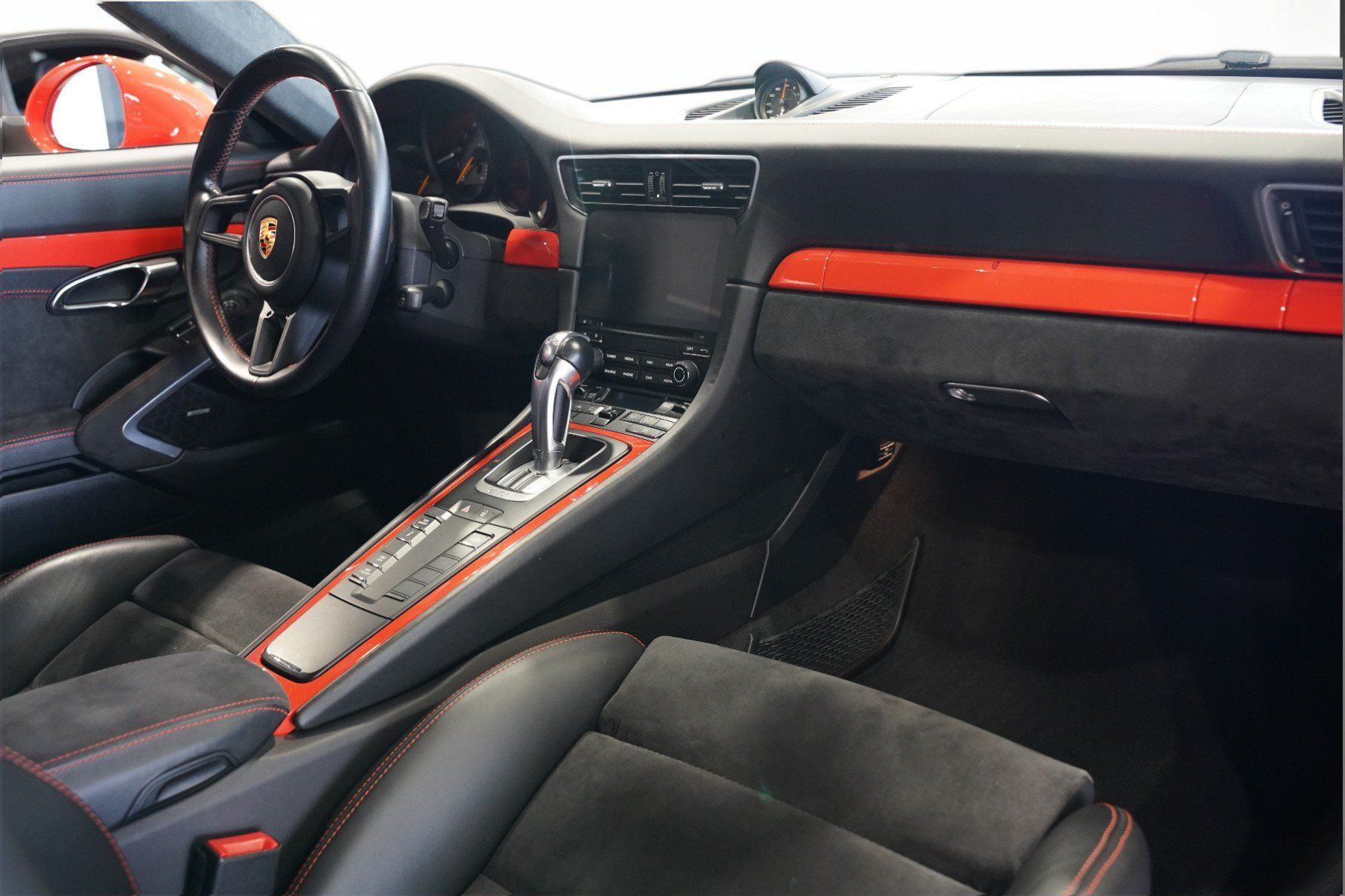 Used 2018 Porsche 911 GT3 RWD image 45
