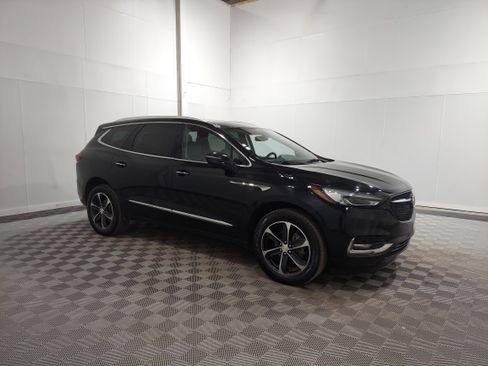 Used 2021 Buick Enclave Essence image 4