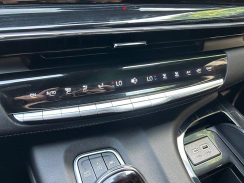 Used 2024 Cadillac Escalade Sport w/ Touring Package AWD/4WD image 37