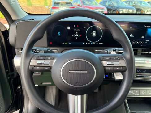 Certified 2024 Hyundai Kona SE FWD image 9