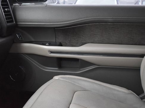 Used 2018 Ford Expedition Limited w/ Equipment Group 302A image 25