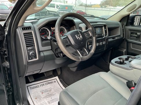 Used 2017 RAM 1500 Express w/ Black Ram 1500 Express Group image 9