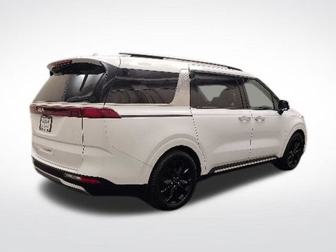 Certified 2024 Kia Carnival SX Prestige FWD image 6