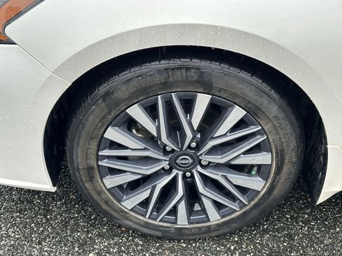 Used 2023 Nissan Altima 2.5 SV image 10