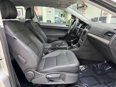 Used 2015 Volkswagen Golf 2-Door FWD image 15