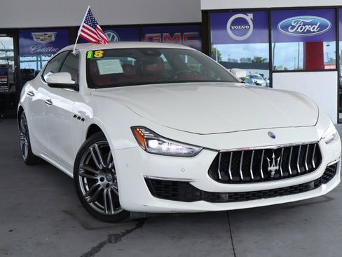 Used 2018 Maserati Ghibli S GranLusso RWD image 2