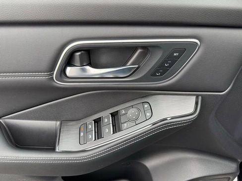 New 2026 Nissan Rogue Platinum w/ Platinum Premium Package image 11