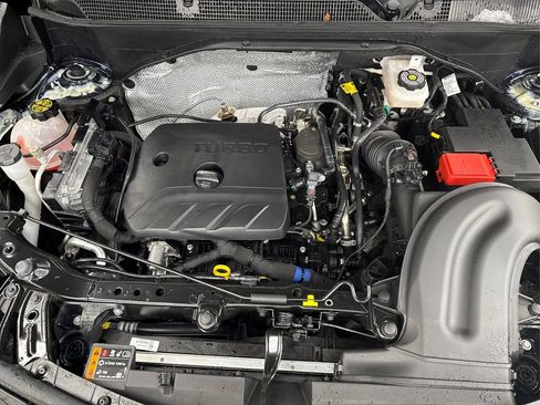 Used 2025 Buick Encore GX Avenir w/ Avenir Technology Package image 13