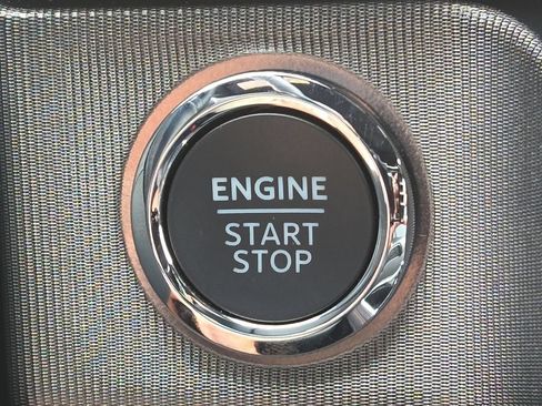 Used 2024 Ford F250 Platinum w/ FX4 Off-Road Package AWD/4WD image 15