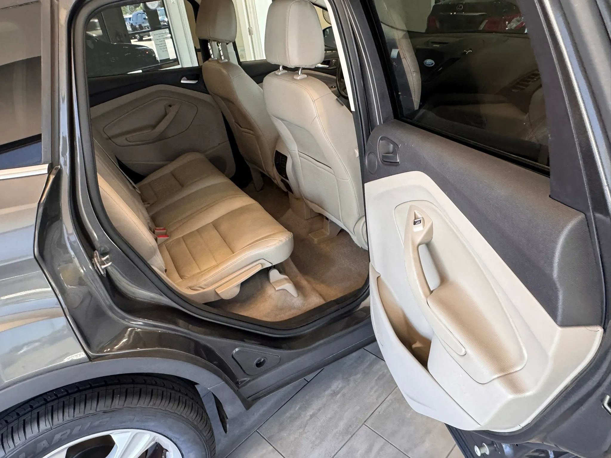 Used 2016 Ford Escape SE w/ SE Leather Comfort Package FWD image 23
