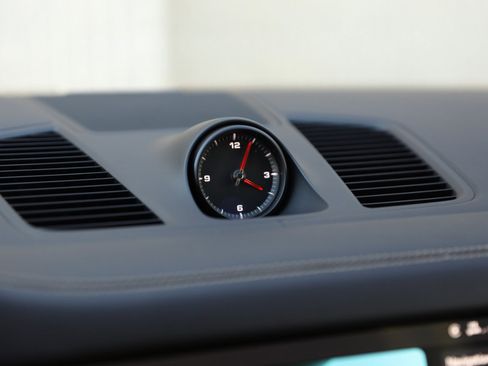 Used 2019 Porsche Cayenne image 33