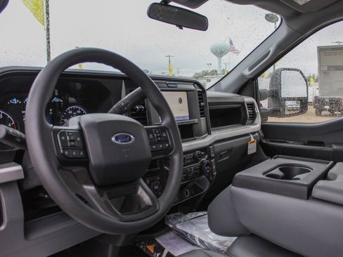 New 2025 Ford F550 4x4 Regular Cab Super Duty image 28
