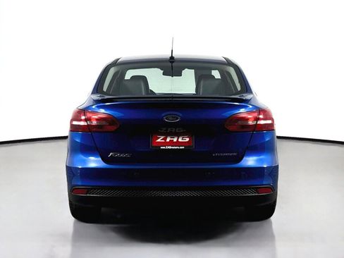 Used 2018 Ford Focus Titanium w/ Titanium Technology Package FWD image 4