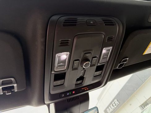 Used 2025 GMC Yukon Denali Ultimate AWD/4WD image 17