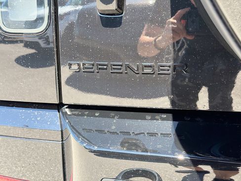 New 2026 Land Rover Defender 110 X-Dynamic SE image 11