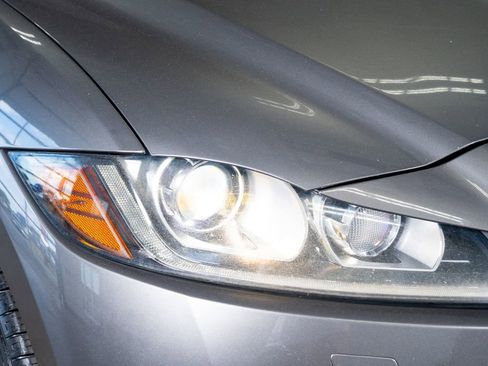 Used 2019 Jaguar F-PACE Prestige AWD/4WD image 8