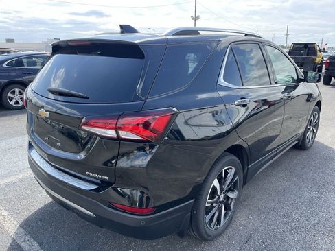 Used 2023 Chevrolet Equinox Premier image 10