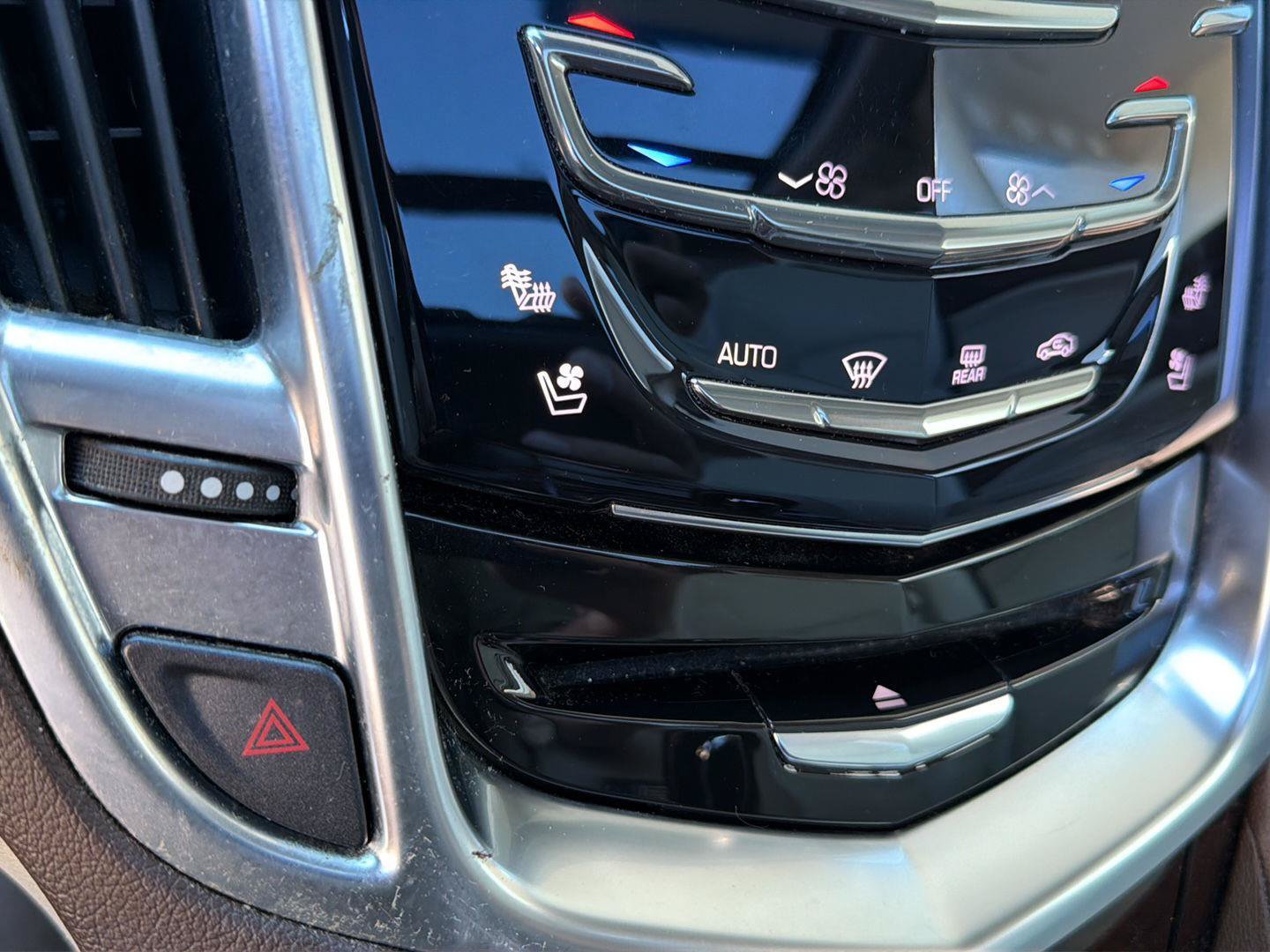 Used 2016 Cadillac SRX Premium w/ Driver Assist Package FWD image 29