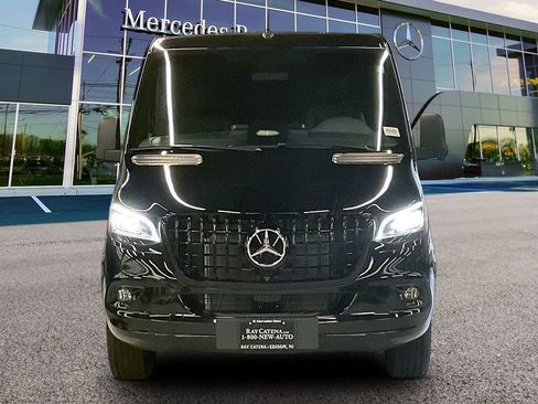 Used 2025 Mercedes-Benz Sprinter 2500 image 3